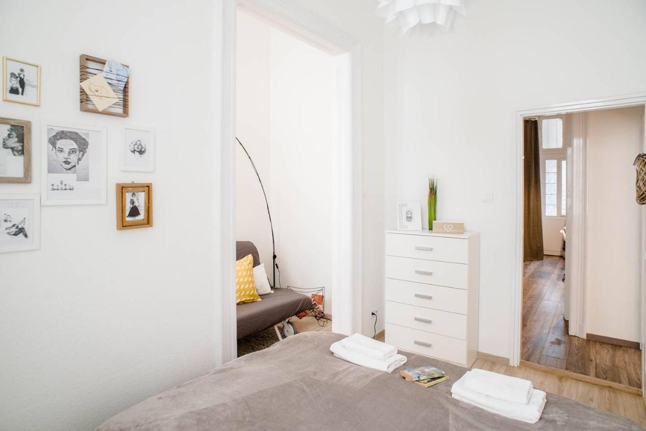 Comfy, Renewed 3 Bedroom Apt In Center بودابست المظهر الخارجي الصورة