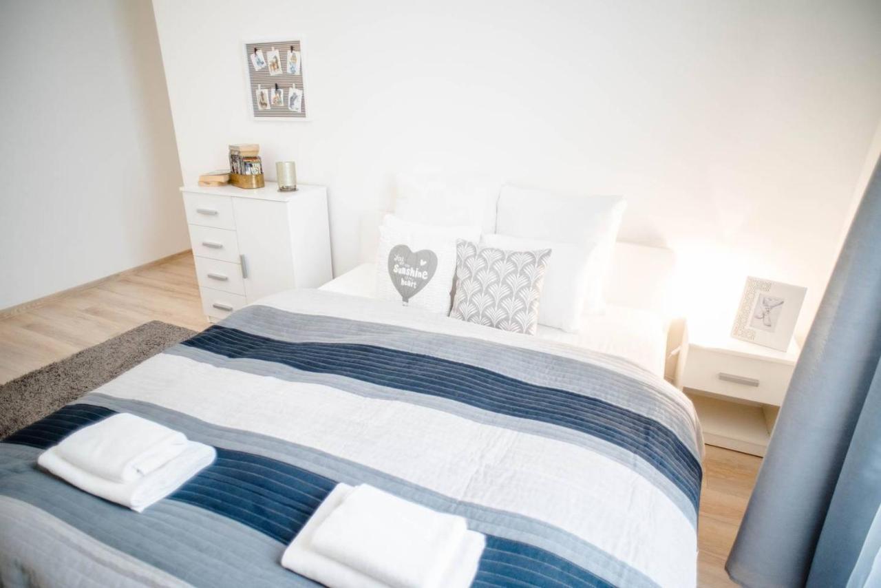 Comfy, Renewed 3 Bedroom Apt In Center بودابست المظهر الخارجي الصورة