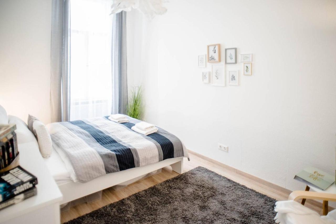 Comfy, Renewed 3 Bedroom Apt In Center بودابست المظهر الخارجي الصورة